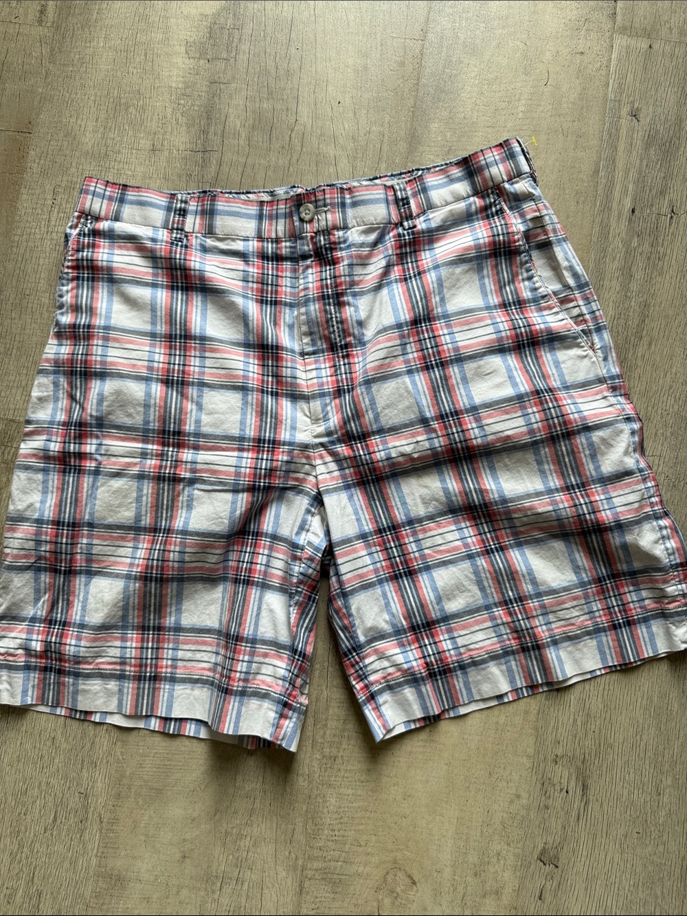 Oxford Golf Men's Plaid Cotton Shorts - White with Red & Blue